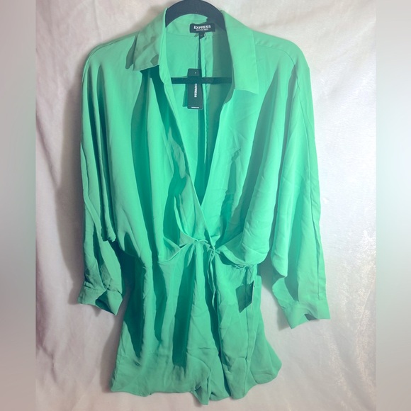 EXPRESS Deep V-Neck Surplice Shirt Romper - Picture 5 of 7